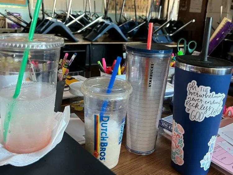 Dutch Bros vs Starbucks Unpacking 15 Key Points of Contrast