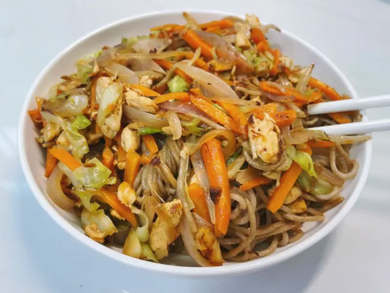 healthy Chinese Chicken & Veggie Lo Mein recipe