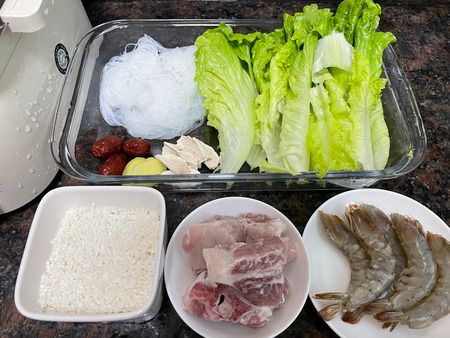 Step 1 Prep ingredients. ginger pork ribs red dates yam lettuce vermicelli shrimp garlic sauce
