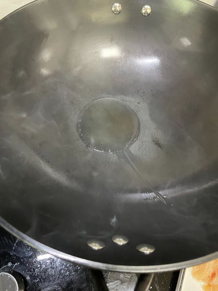 Step 3-1 Heat a pan over high heat