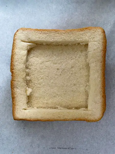 Step 3 Stack the slice with the hole on top of the whole slice