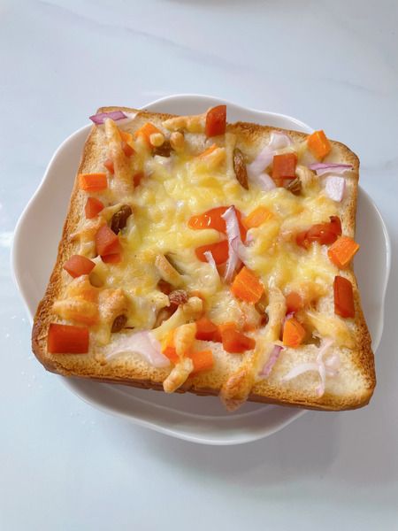 easy Cheesy Veggie Egg-Stuffed Baked Toast