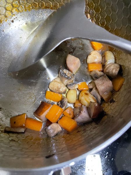 leave about a quarter of the stir-fry in the pan
